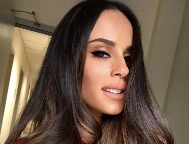 Η Μαρία Αντωνά ποζάρει με μαγιό και μοιράζει «εγκεφαλικά» (φωτο)